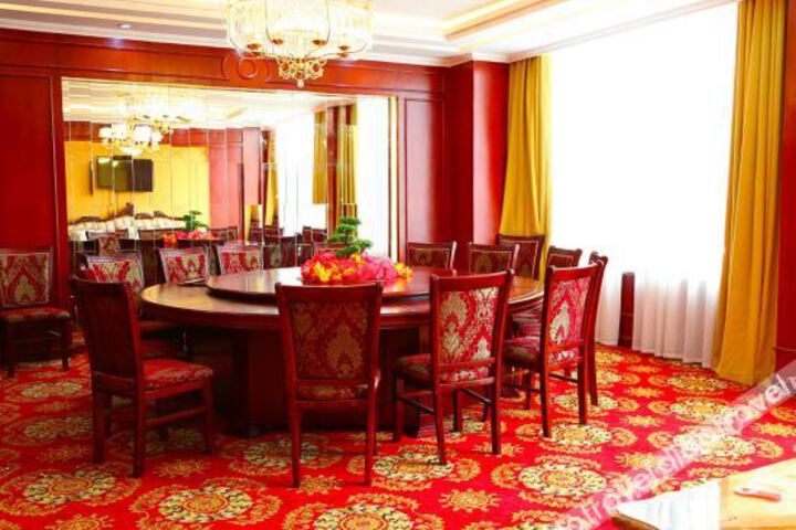 Room 3 of 65