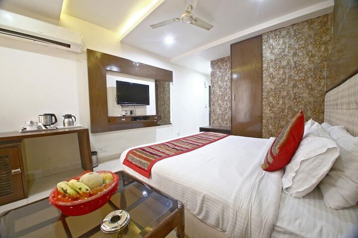 Room 14 of 42