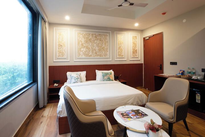 Room 4 of 27