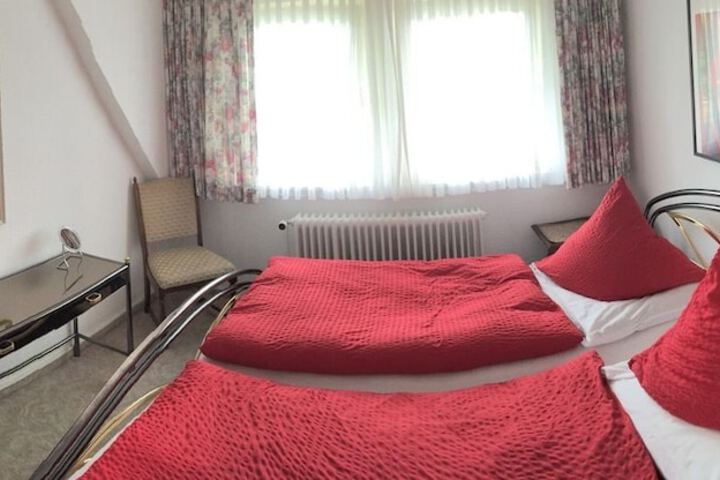 Room 6 of 50