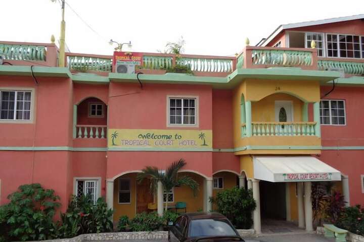 Tropical Court Hotel