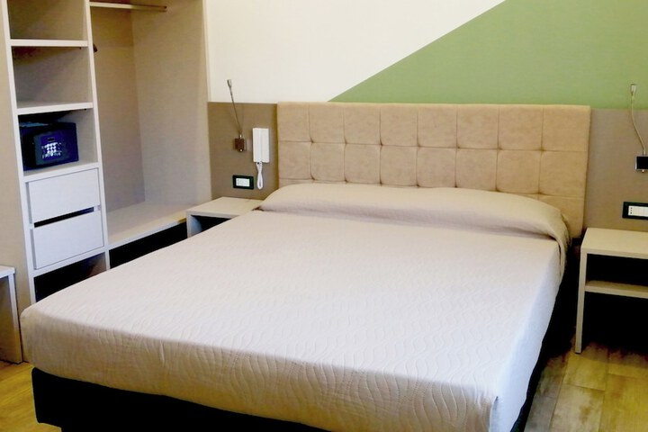 Room 21 of 98