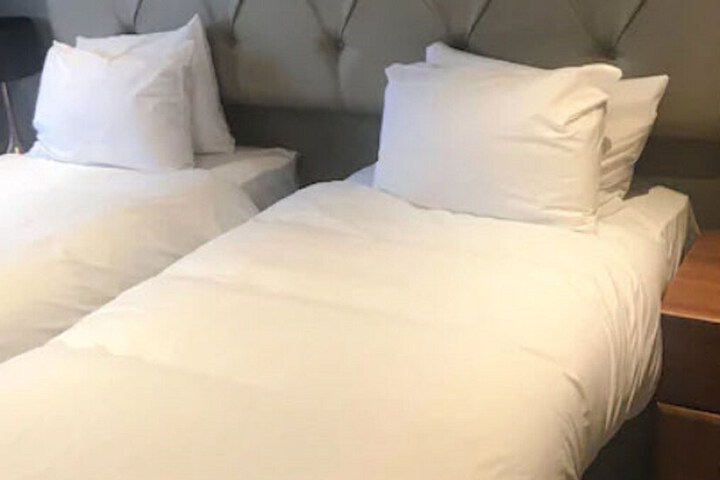 Room 6 of 60