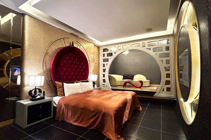 Room 50 of 97