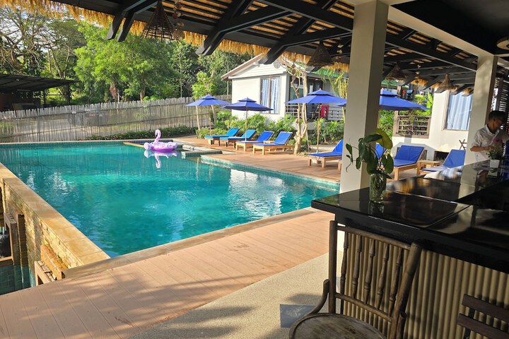 Pool 136 of 171
