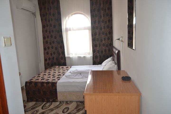 Room 10 of 30