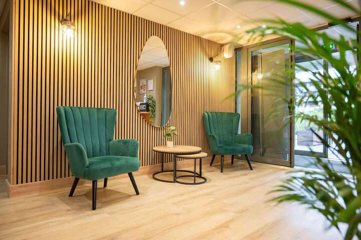 Entrance & Lobby
