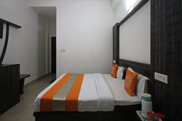 Room 4 of 10