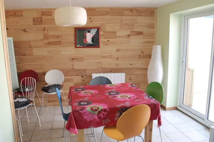 Room 2 of 11