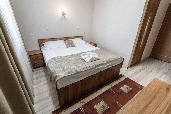 Room 8 of 26
