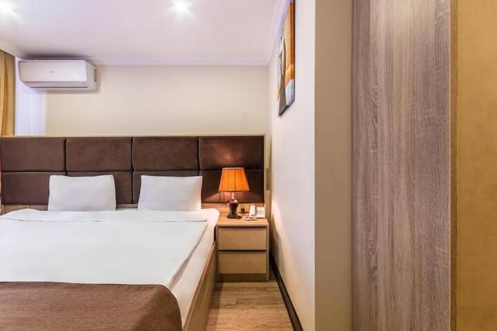 Room 5 of 37