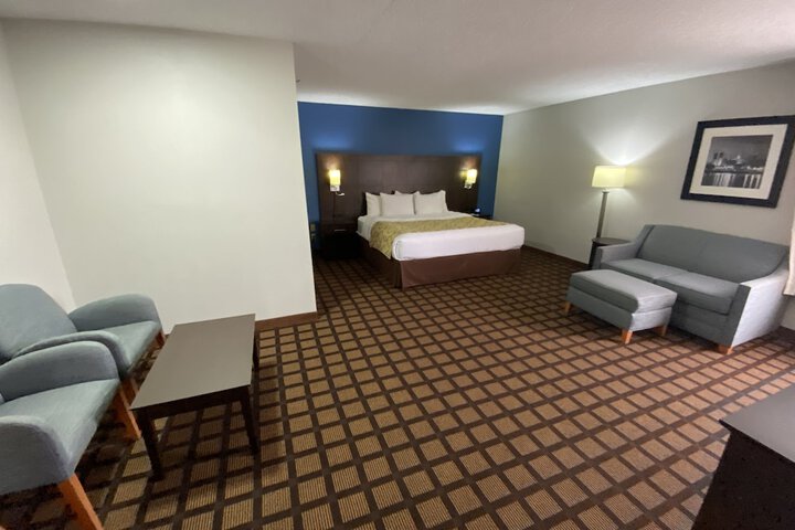 1 King Bed (15 of 18)