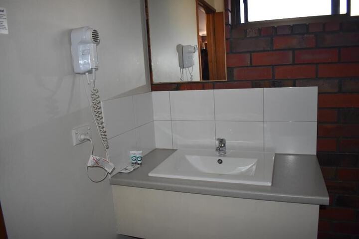 Room 13 of 23