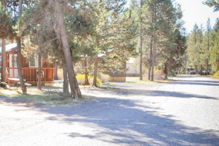 Image of Bend-Sunriver Camping Resort Two-Bedroom Cabin 5