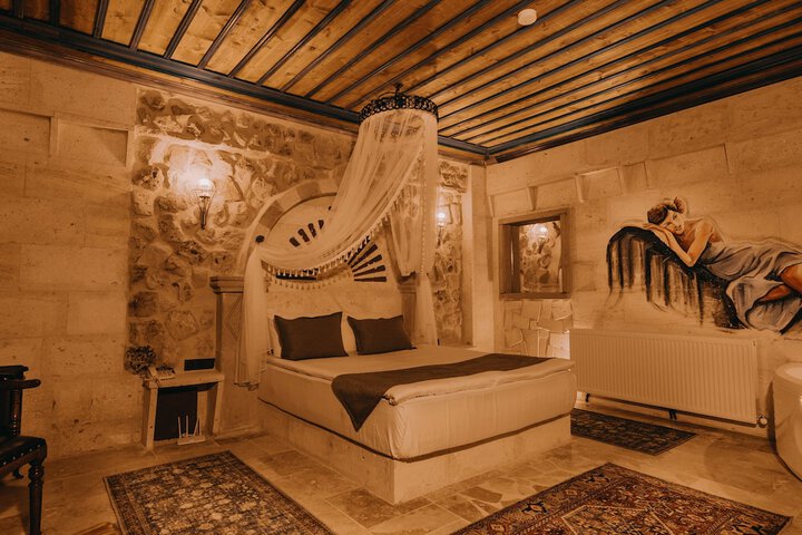 Room 5 of 99
