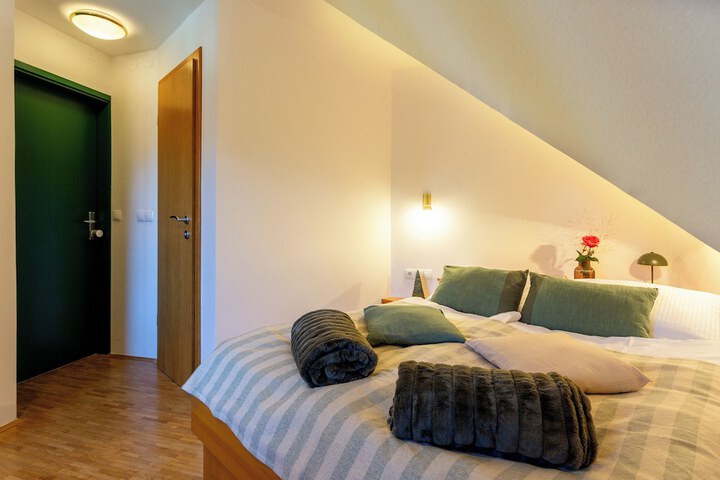 Room 35 of 54