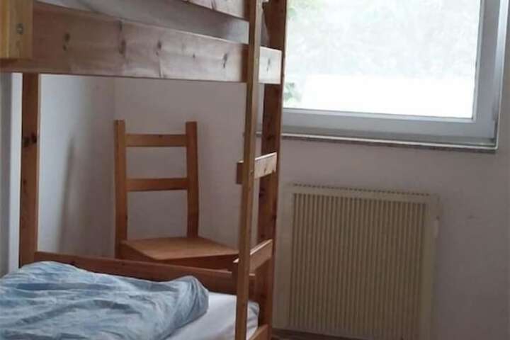 Room 10 of 34