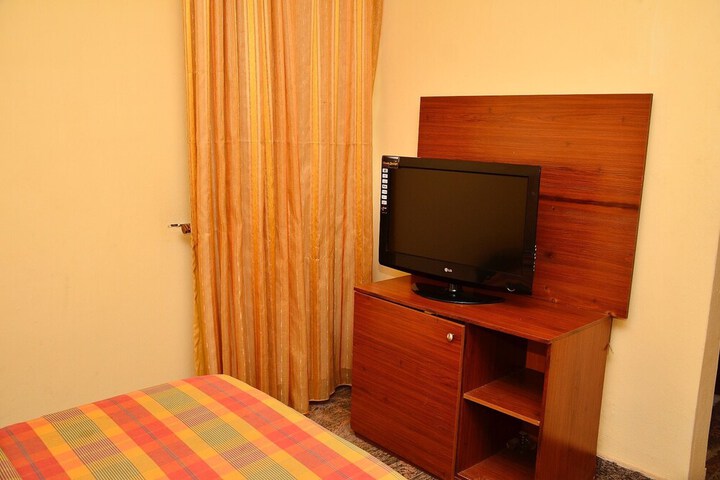 Room 51 of 94