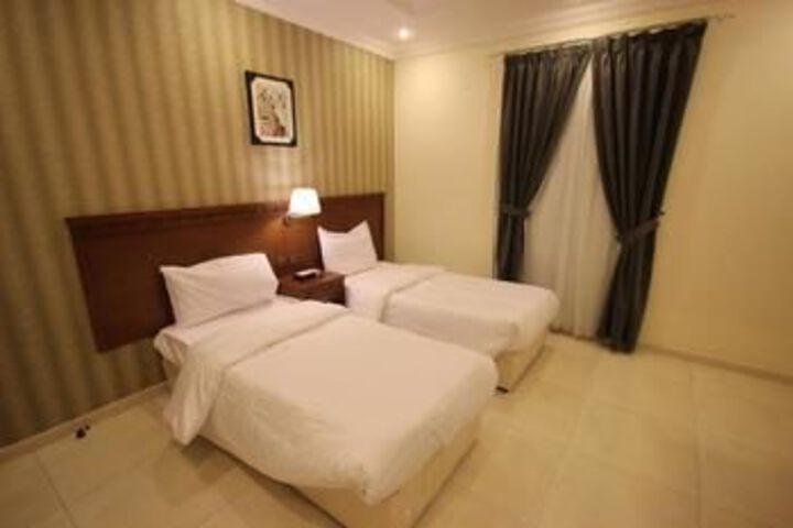 Room 7 of 30