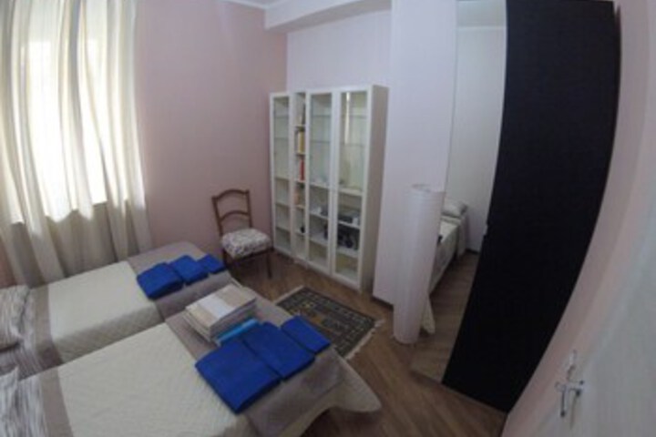 Room 21 of 31