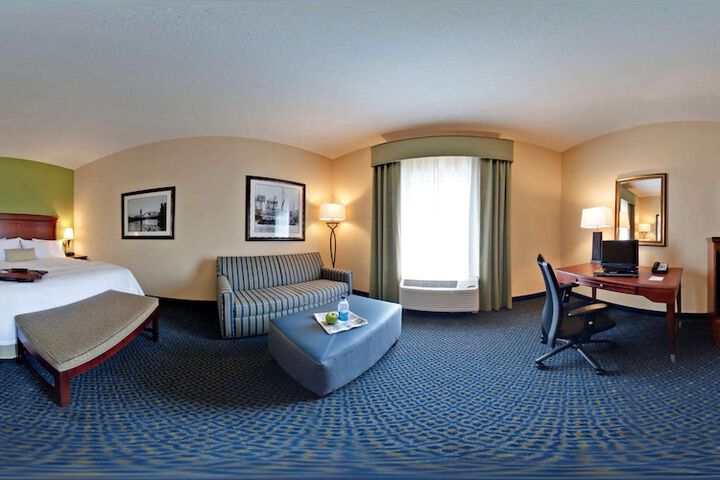 Room 26 of 76