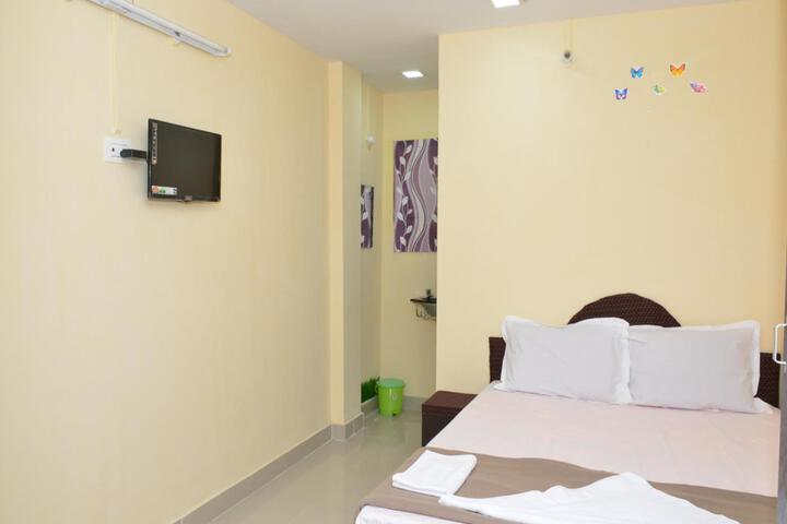 Room 3 of 6