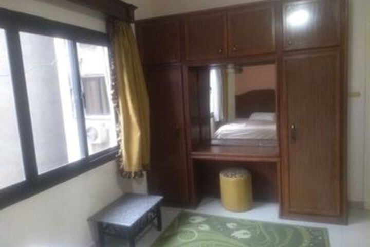 Room 16 of 32