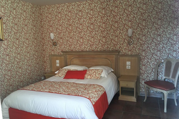 Room 3 of 10