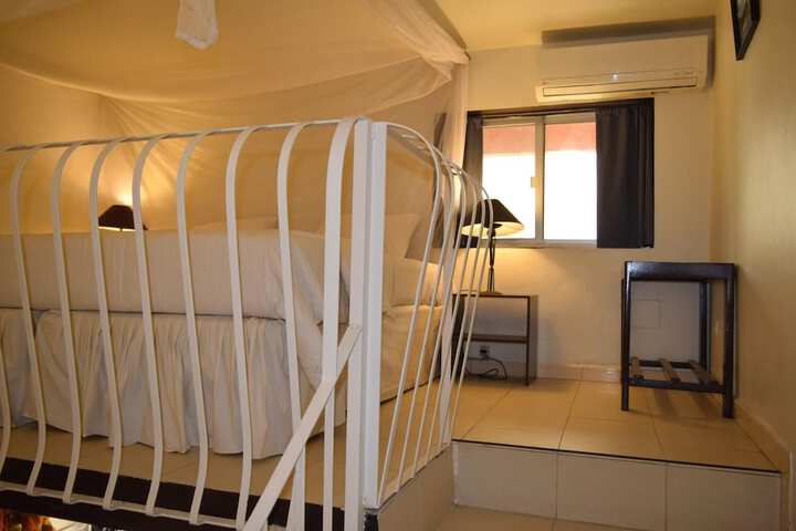Room 8 of 40