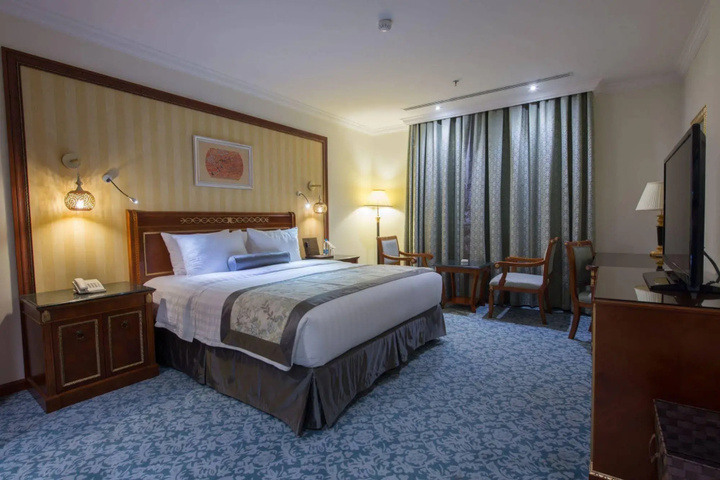 Room 3 of 9