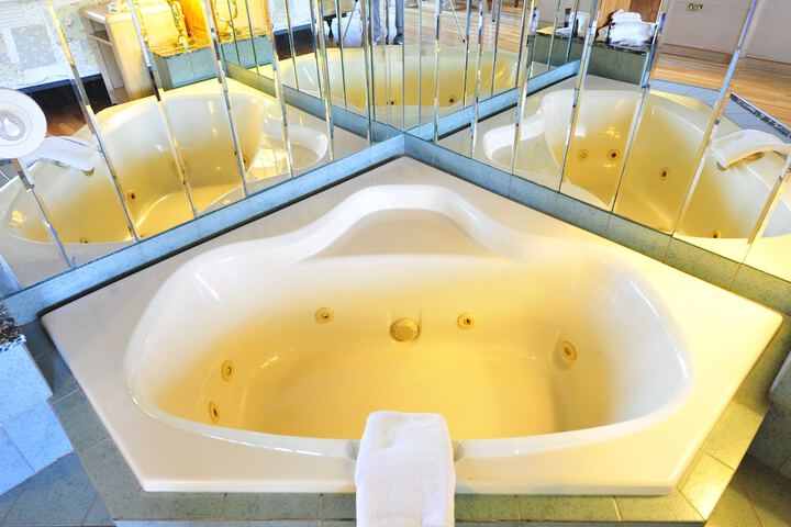 Superior Room 1 King Bed Jetted Tub Pool View Hardwood Floors (3 of 8)
