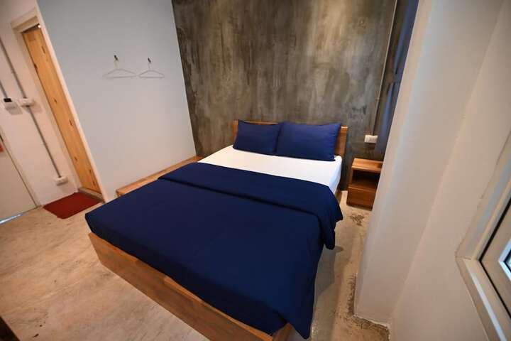 Room 10 of 31