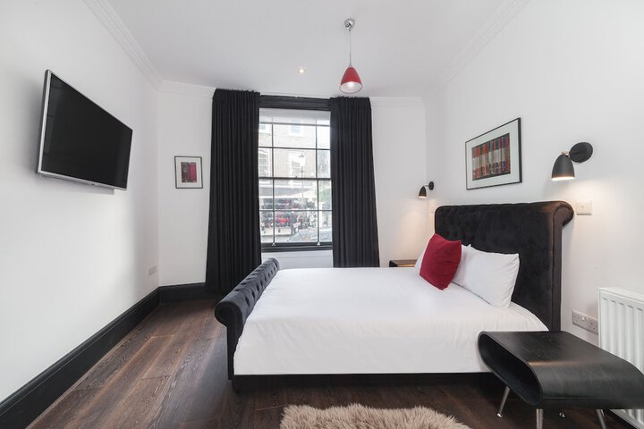 Room 12 of 27