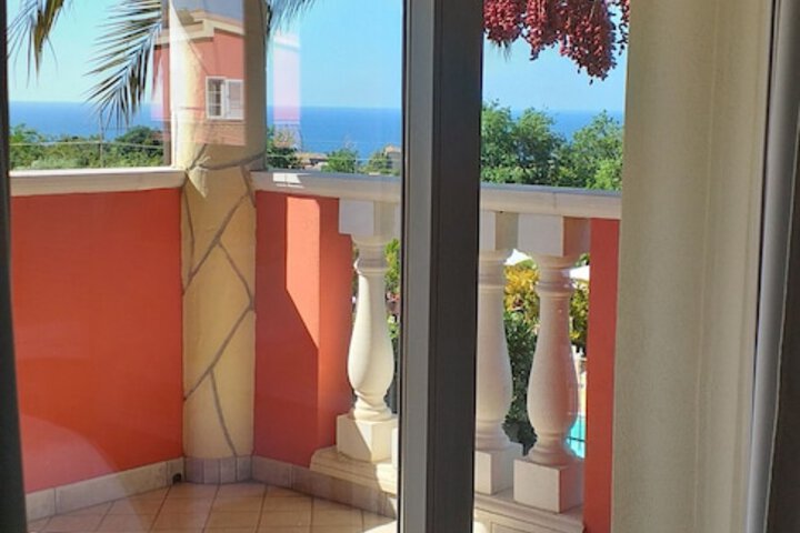 Terrace/Patio 100 of 183