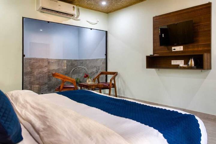 Room 2 of 26