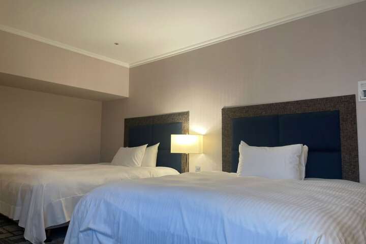 Room 26 of 101