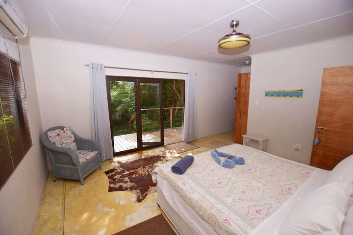 Room 5 of 12