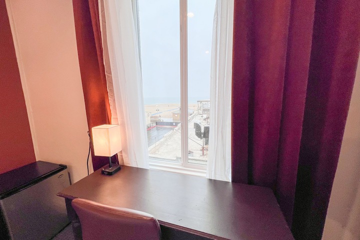 Room 7 of 85