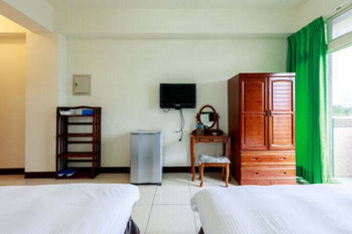 Room 16 of 18
