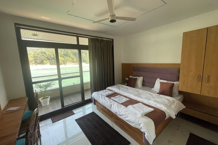 Room 3 of 13