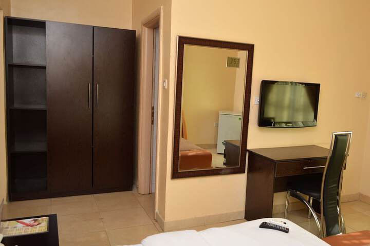 Room 3 of 6