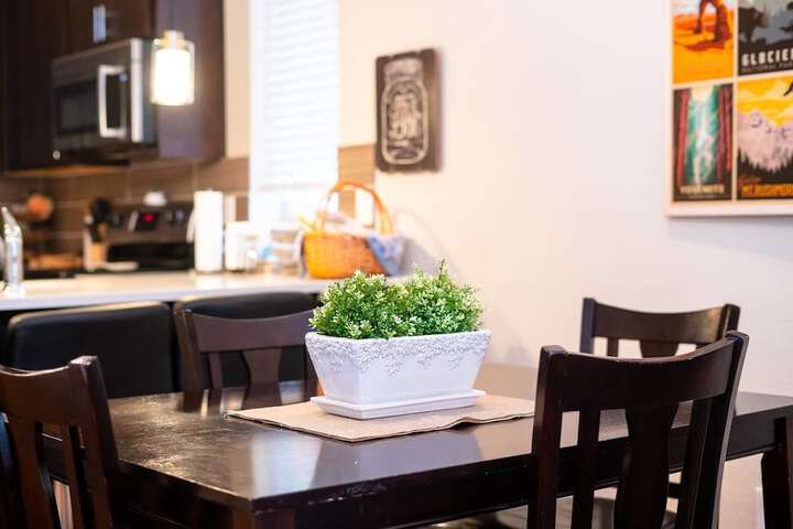 Dining 29 of 41
