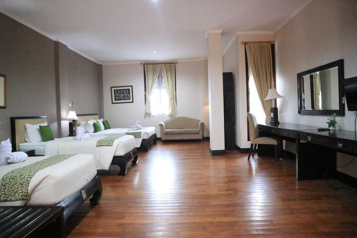 Room 7 of 48