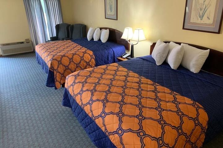 1 King Bed (2 of 3)