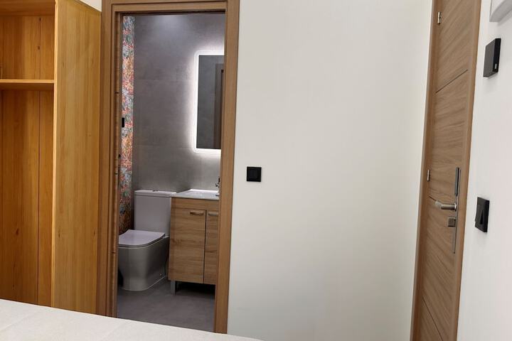 Room 5 of 30