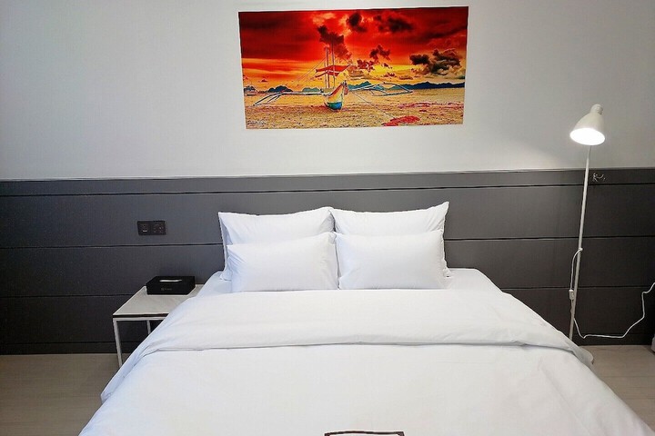 Room 17 of 20