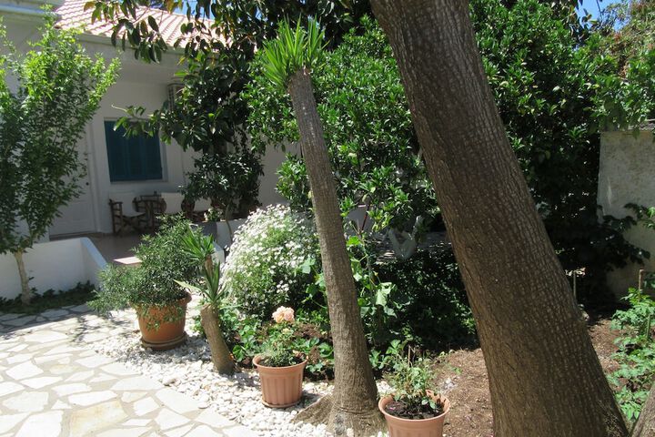 STATHOULAS STUDIOS MEGANISI