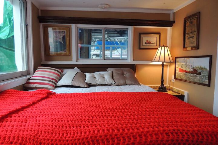 Room 2 of 15