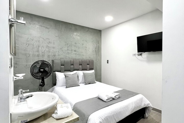 Room 51 of 87