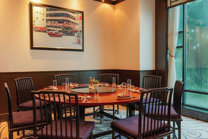 Dining 74 of 128